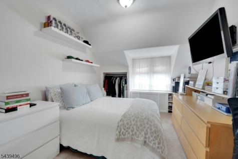 541 Page Avenue Lyndhurst NJ 07071