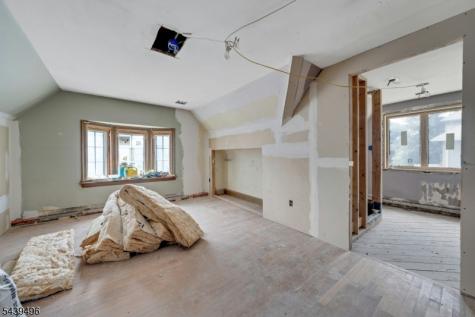 541 Page Avenue Lyndhurst NJ 07071