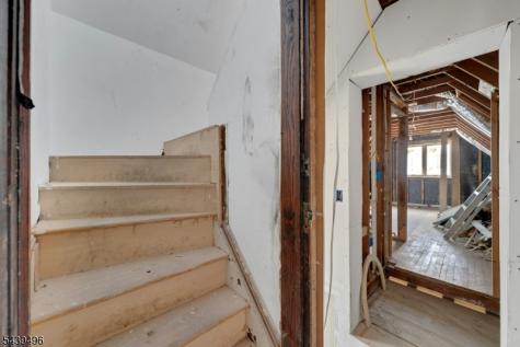 541 Page Avenue Lyndhurst NJ 07071