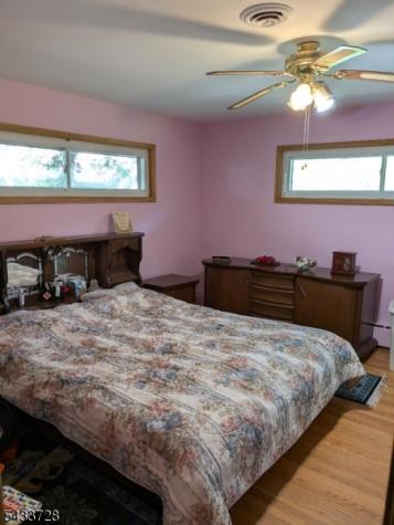 49 Kipp Avenue Elmwood Park NJ 07407