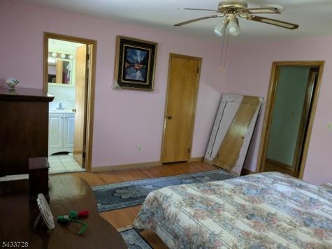 49 Kipp Avenue Elmwood Park NJ 07407
