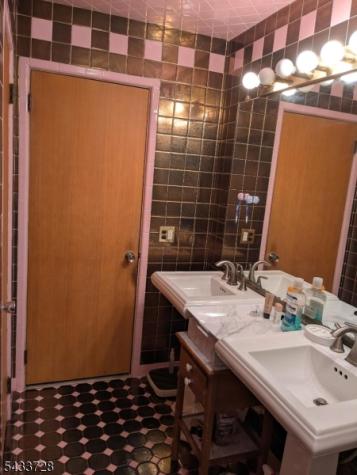 49 Kipp Avenue Elmwood Park NJ 07407