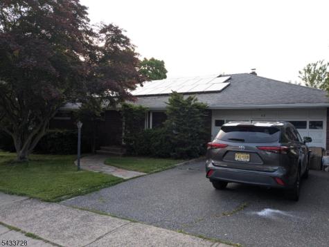 49 Kipp Avenue Elmwood Park NJ 07407