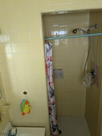 49 Kipp Avenue Elmwood Park NJ 07407