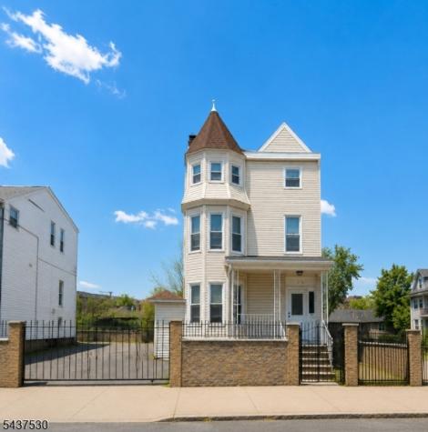 272 Parker Street Newark NJ 07104