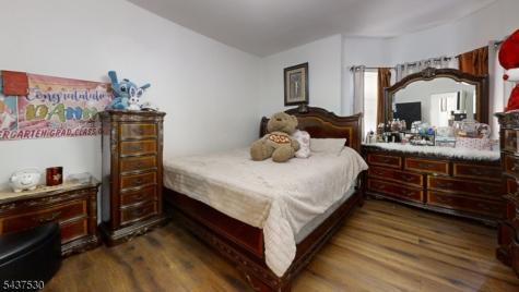 272 Parker Street Newark NJ 07104