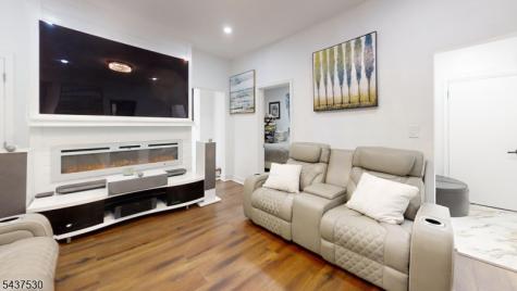 272 Parker Street Newark NJ 07104
