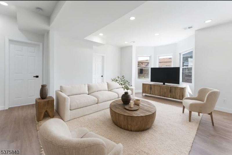 437 Bramhall Avenue Jersey City NJ 07304