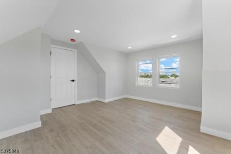 437 Bramhall Avenue Jersey City NJ 07304