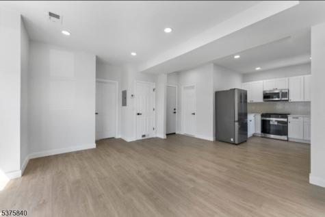 437 Bramhall Avenue Jersey City NJ 07304