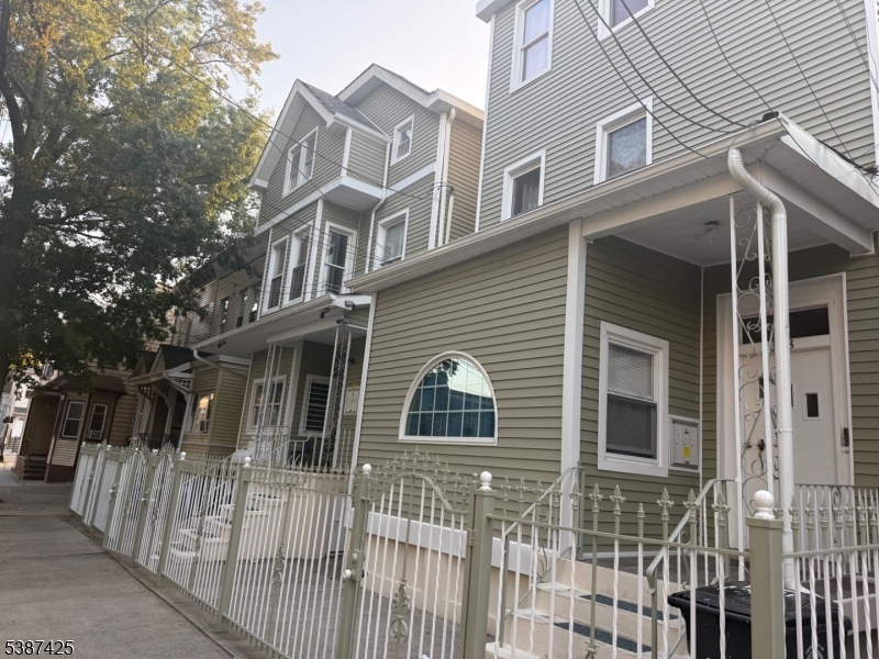 136 Garside Street Newark NJ 07104