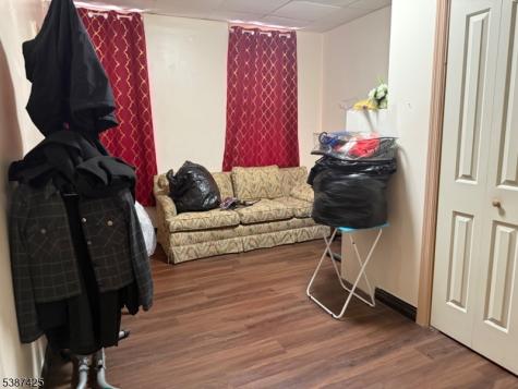 136 Garside Street Newark NJ 07104