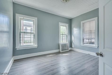 37 Blum Street Newark NJ 07103