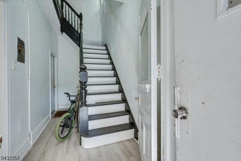 37 Blum Street Newark NJ 07103