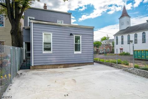 37 Blum Street Newark NJ 07103