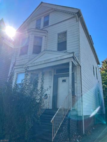 41 9TH Avenue East Orange NJ 07018