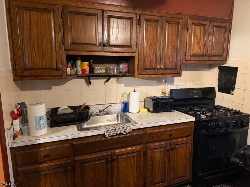 81 Chestnut Avenue Irvington NJ 07111
