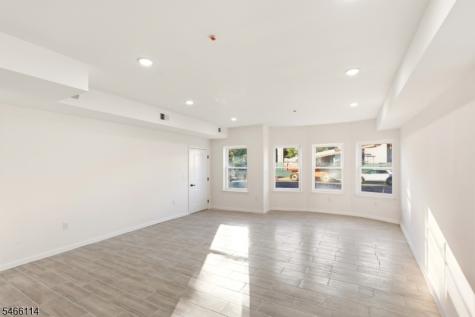 64 Lyons Avenue Newark NJ 07112