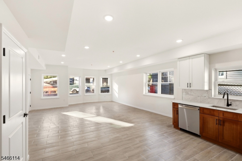 64 Lyons Avenue Newark NJ 07112