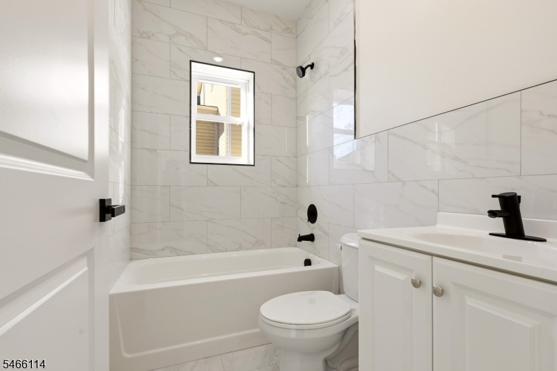 64 Lyons Avenue Newark NJ 07112