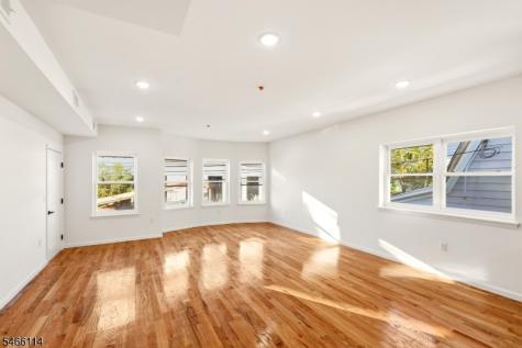 64 Lyons Avenue Newark NJ 07112