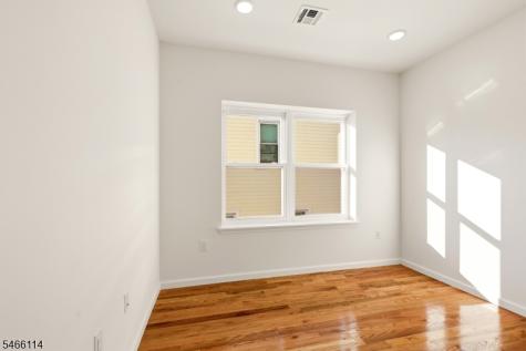 64 Lyons Avenue Newark NJ 07112