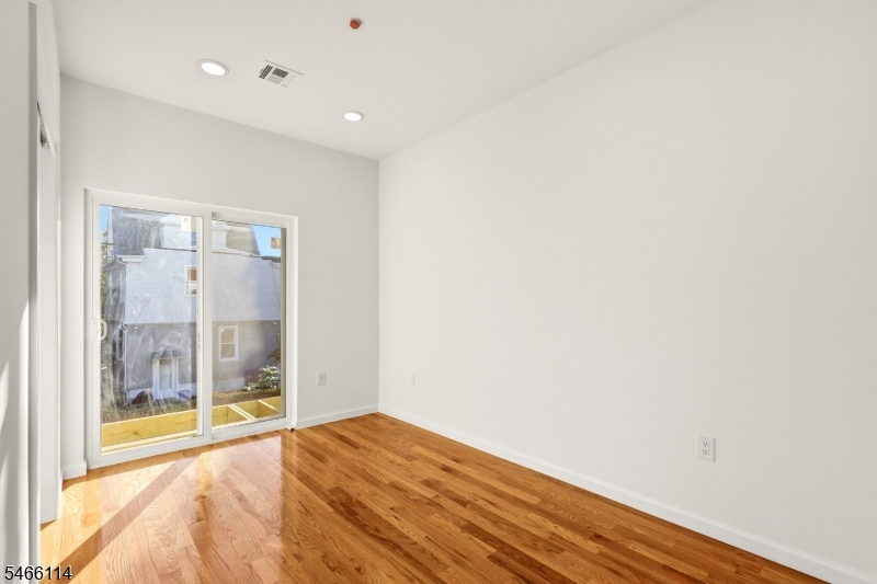 64 Lyons Avenue Newark NJ 07112