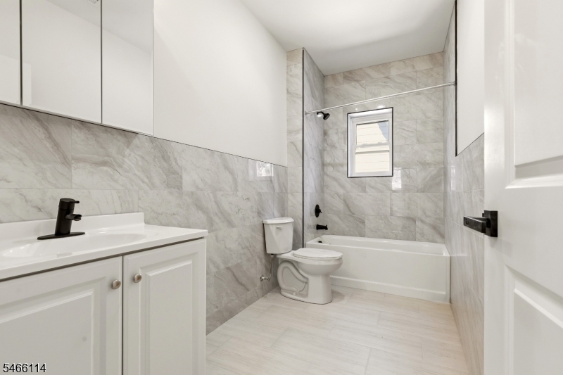 64 Lyons Avenue Newark NJ 07112