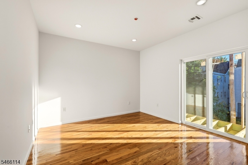 64 Lyons Avenue Newark NJ 07112