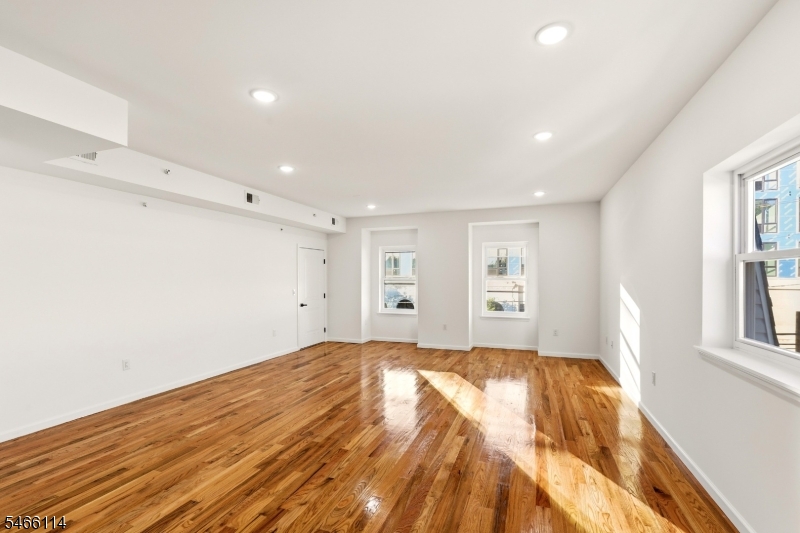 64 Lyons Avenue Newark NJ 07112