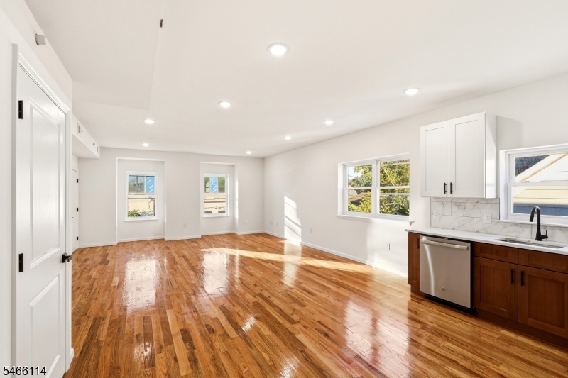 64 Lyons Avenue Newark NJ 07112