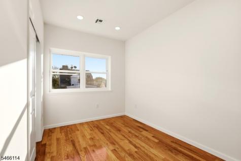 64 Lyons Avenue Newark NJ 07112