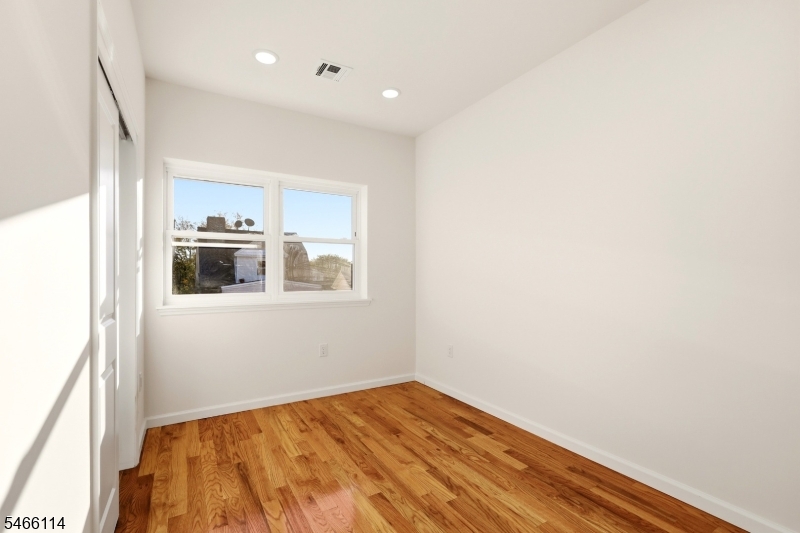 64 Lyons Avenue Newark NJ 07112