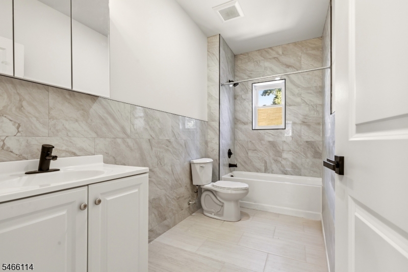 64 Lyons Avenue Newark NJ 07112