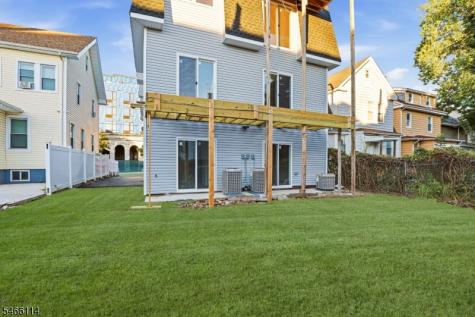 64 Lyons Avenue Newark NJ 07112