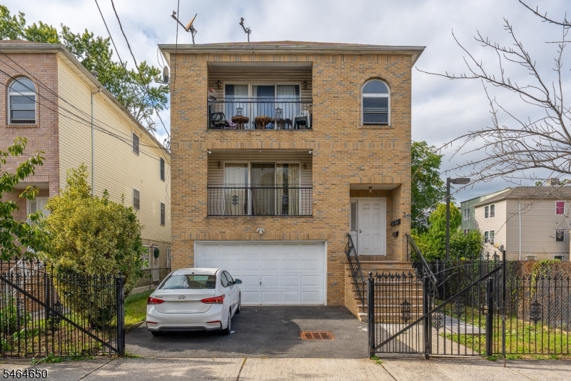 39 Wainwright Street Newark NJ 07112