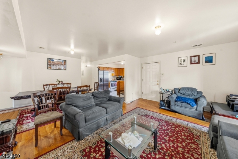 39 Wainwright Street Newark NJ 07112