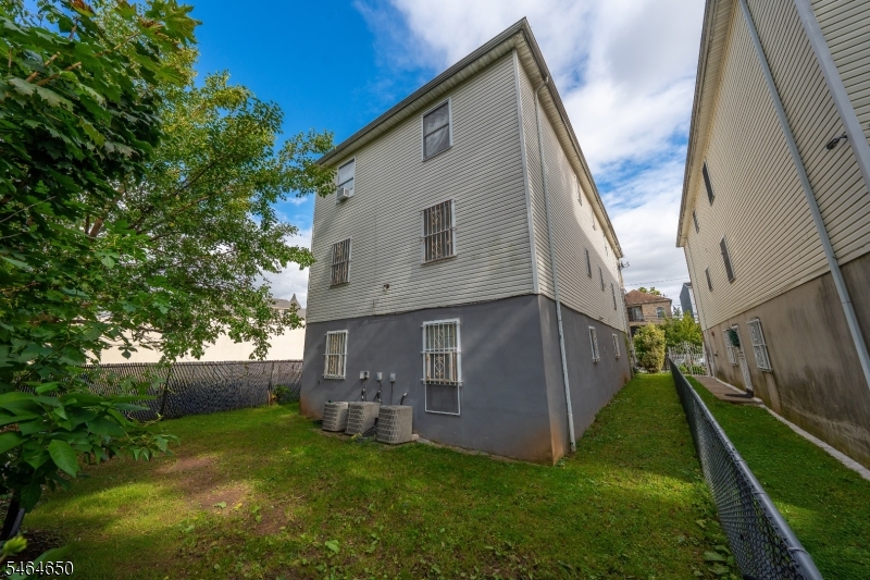 39 Wainwright Street Newark NJ 07112