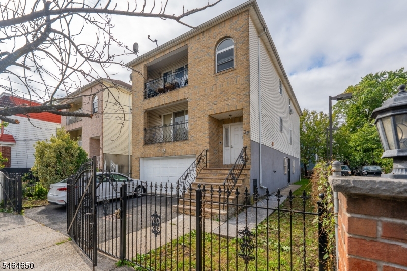 39 Wainwright Street Newark NJ 07112