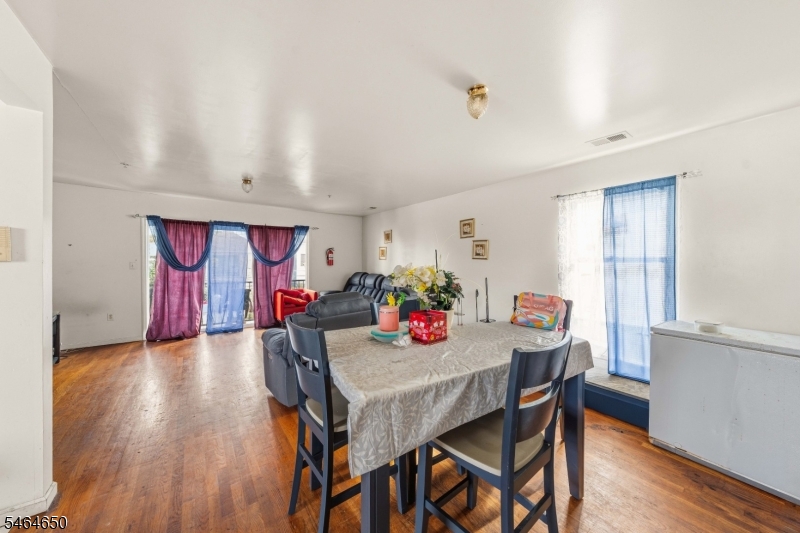 39 Wainwright Street Newark NJ 07112
