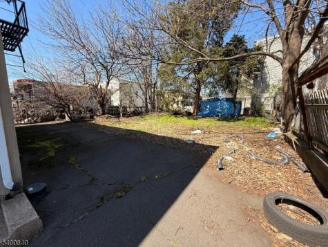810 18TH Avenue Irvington NJ 07111