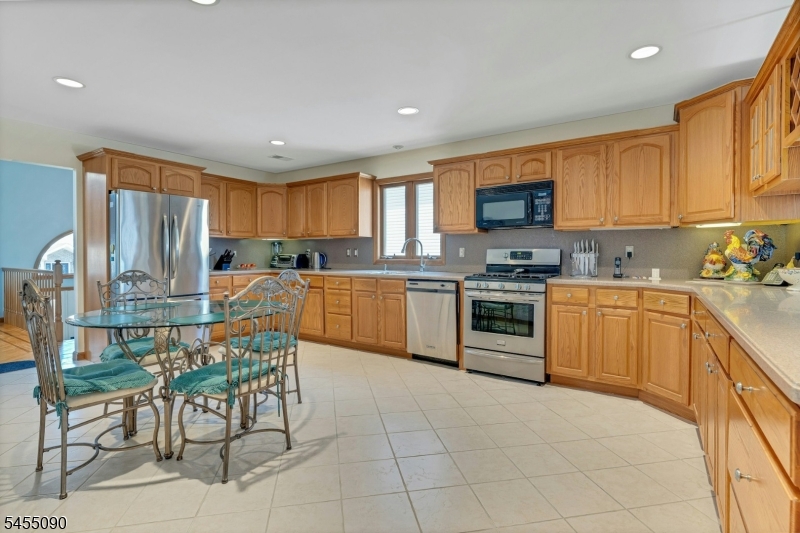 214 Van Buren Street Lyndhurst NJ 07071