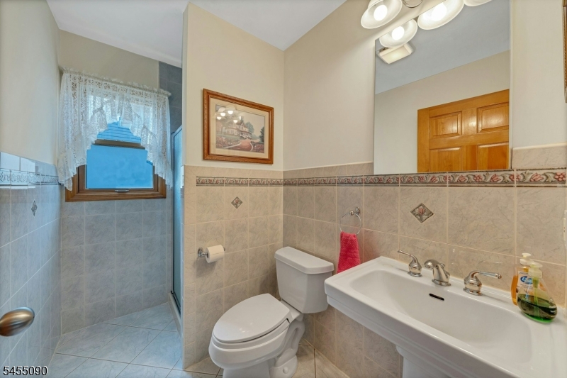 214 Van Buren Street Lyndhurst NJ 07071