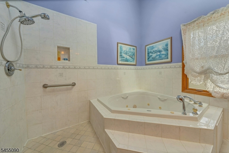 214 Van Buren Street Lyndhurst NJ 07071