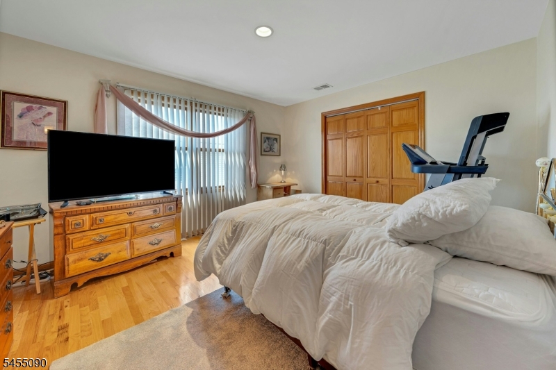 214 Van Buren Street Lyndhurst NJ 07071