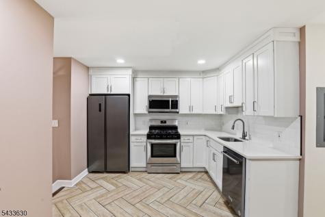194 Hillside Avenue Newark NJ 07108