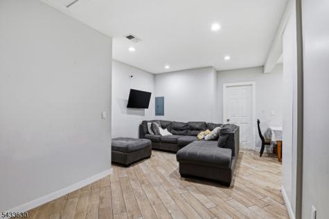 194 Hillside Avenue Newark NJ 07108