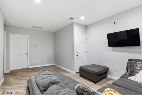 194 Hillside Avenue Newark NJ 07108