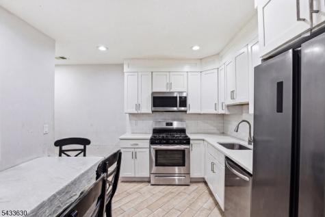 194 Hillside Avenue Newark NJ 07108
