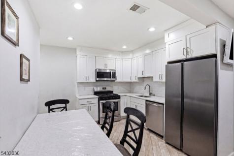 194 Hillside Avenue Newark NJ 07108